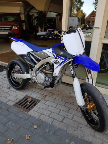Yamaha yzf450 supermoto met talon wielen