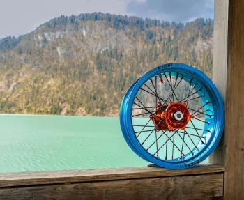 Turquoise Excel Supermoto velgen