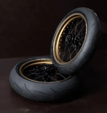 SMpro wielset Cerakote burned bronze met cushdrive